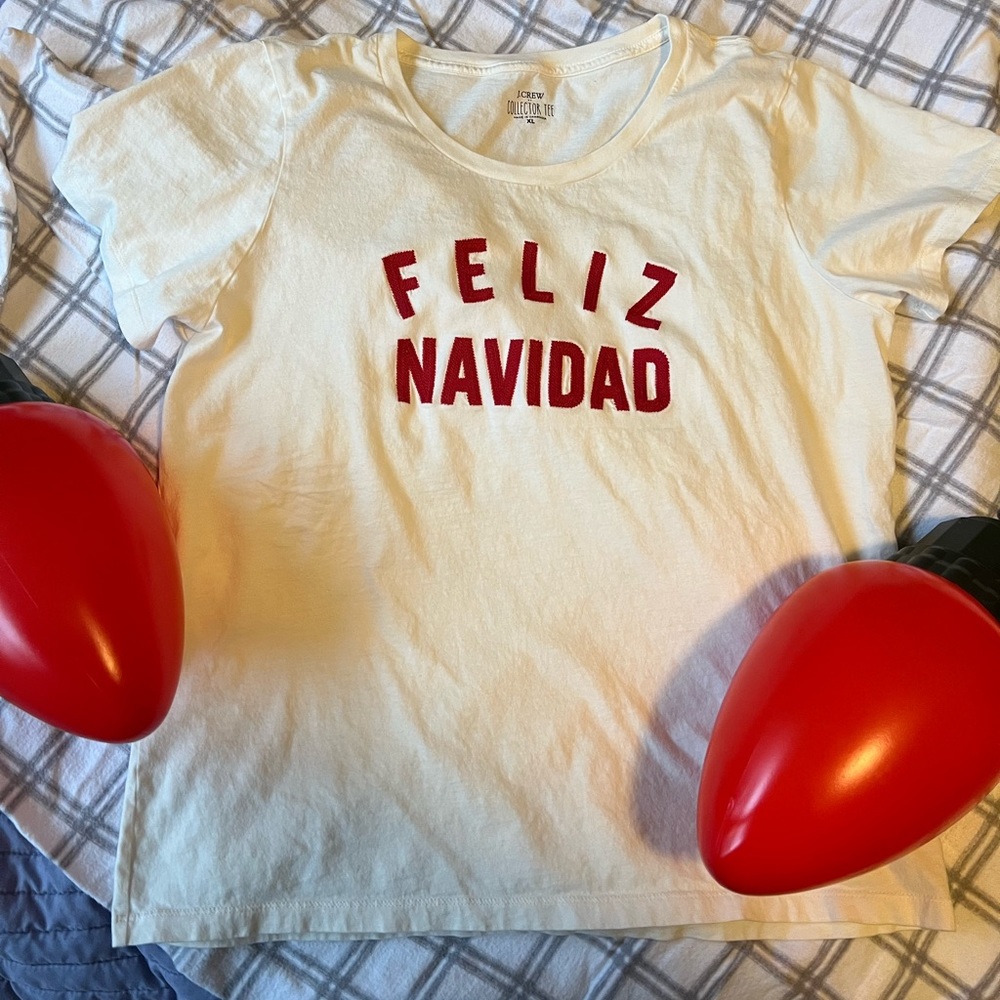 J.Crew Feliz Navidad collector T-shirt size XL